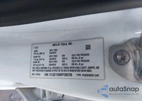 2023 Tesla Model 3 Long Range Dual Motor All-Wheel Drive z USA, uszkodzony, nr VIN 5YJ3E1EB6PF390709
